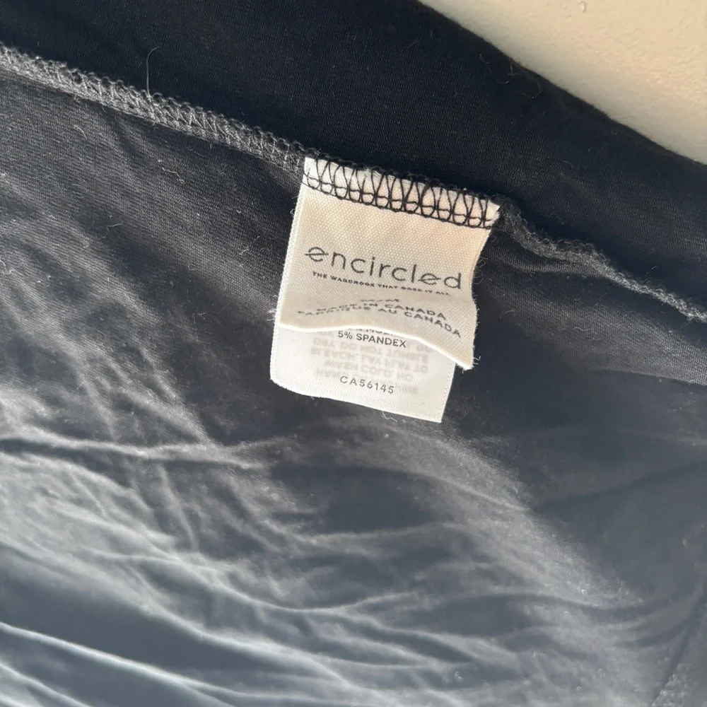 Encircled Black Reversible Breakaway wrap top 3/4 Sleeve - Size Medium - Picture 9 of 12